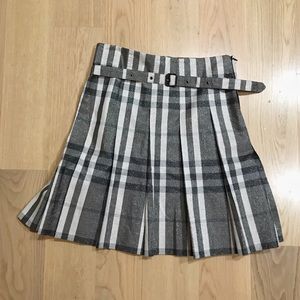 Burberry metallic pleated skirt 4 28”